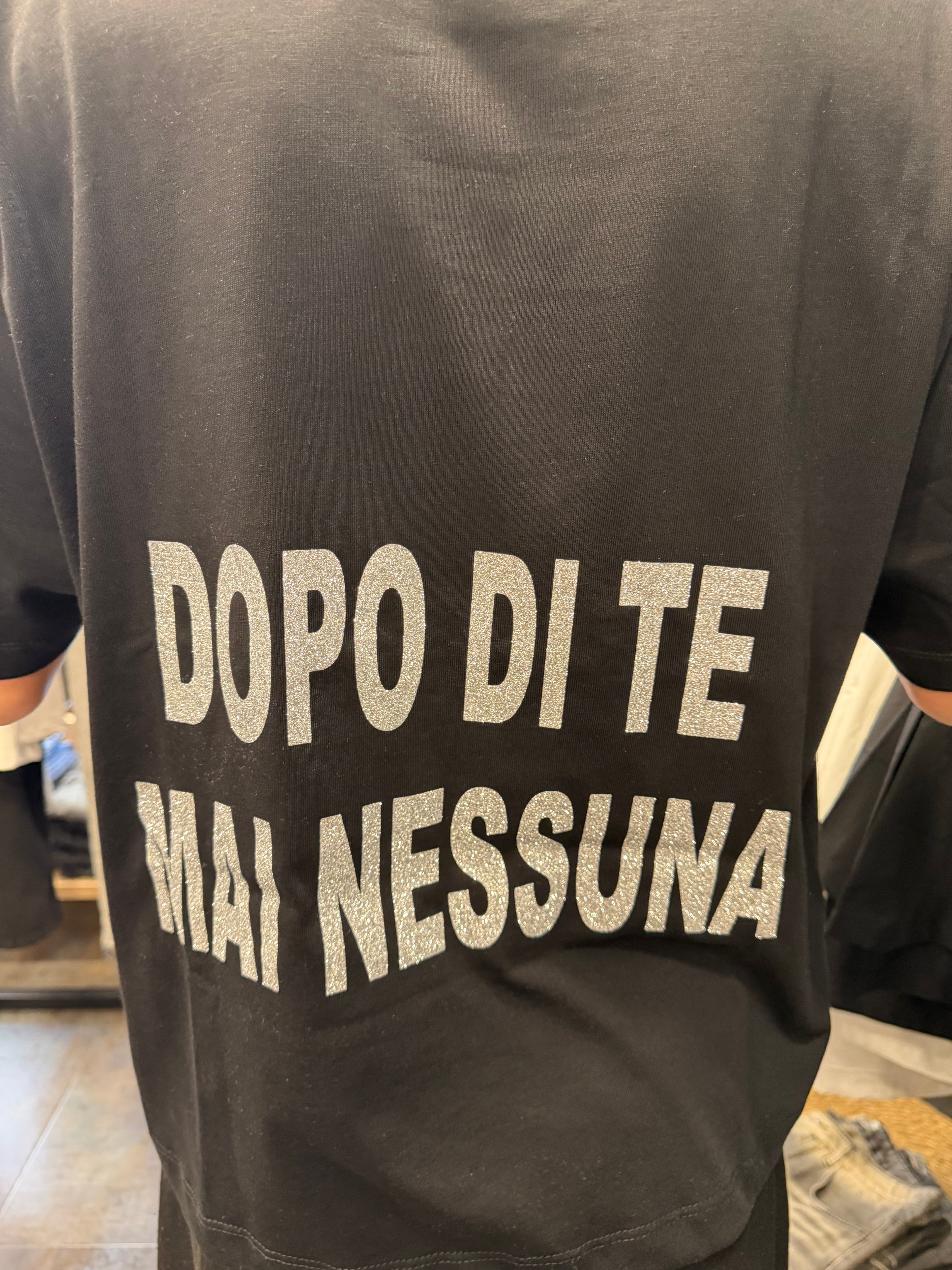 T-shirt Nessuna